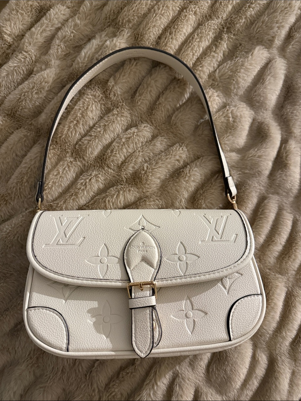 Louis Vuitton Cream Shoulder Bag